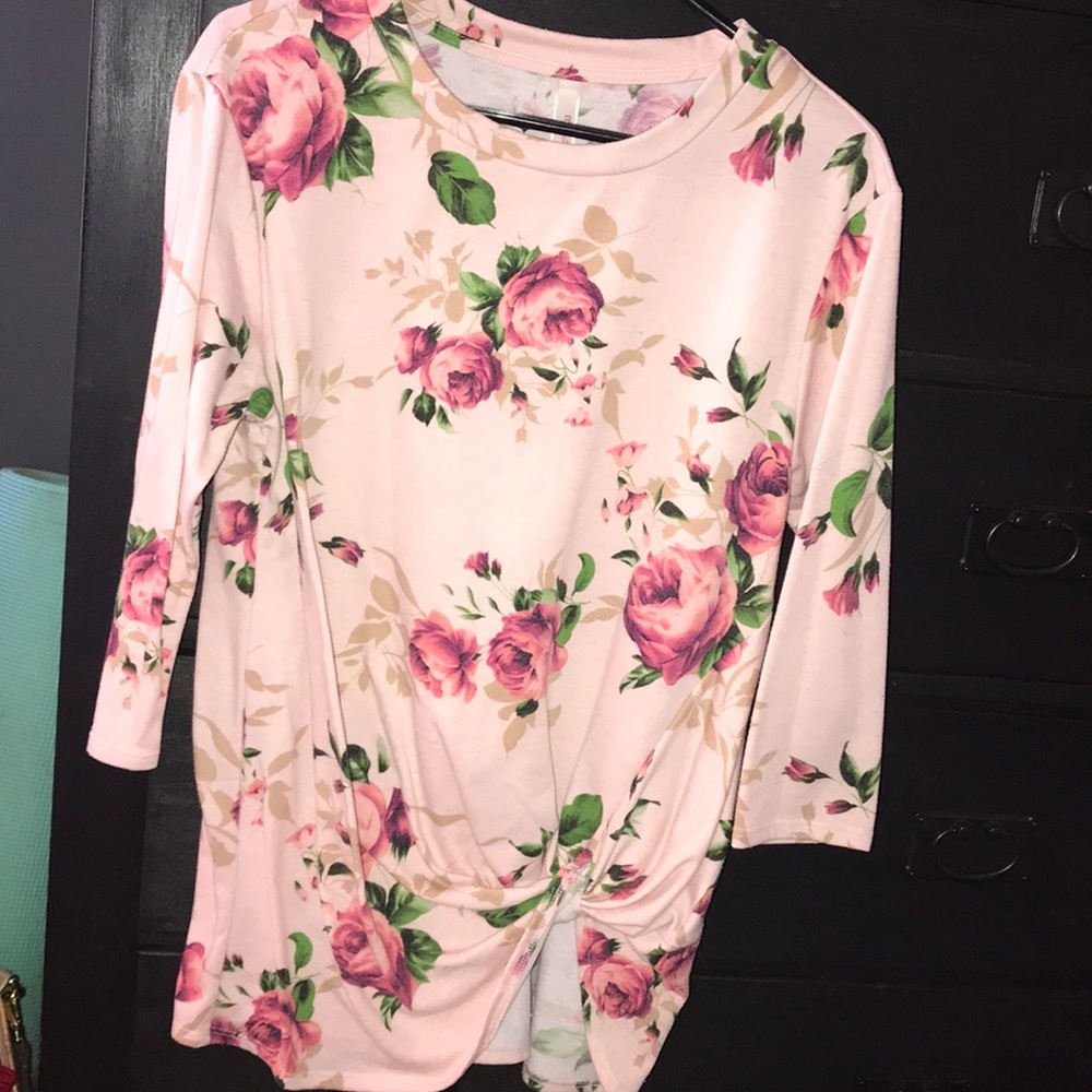 Floral 3/4 sleeve top
